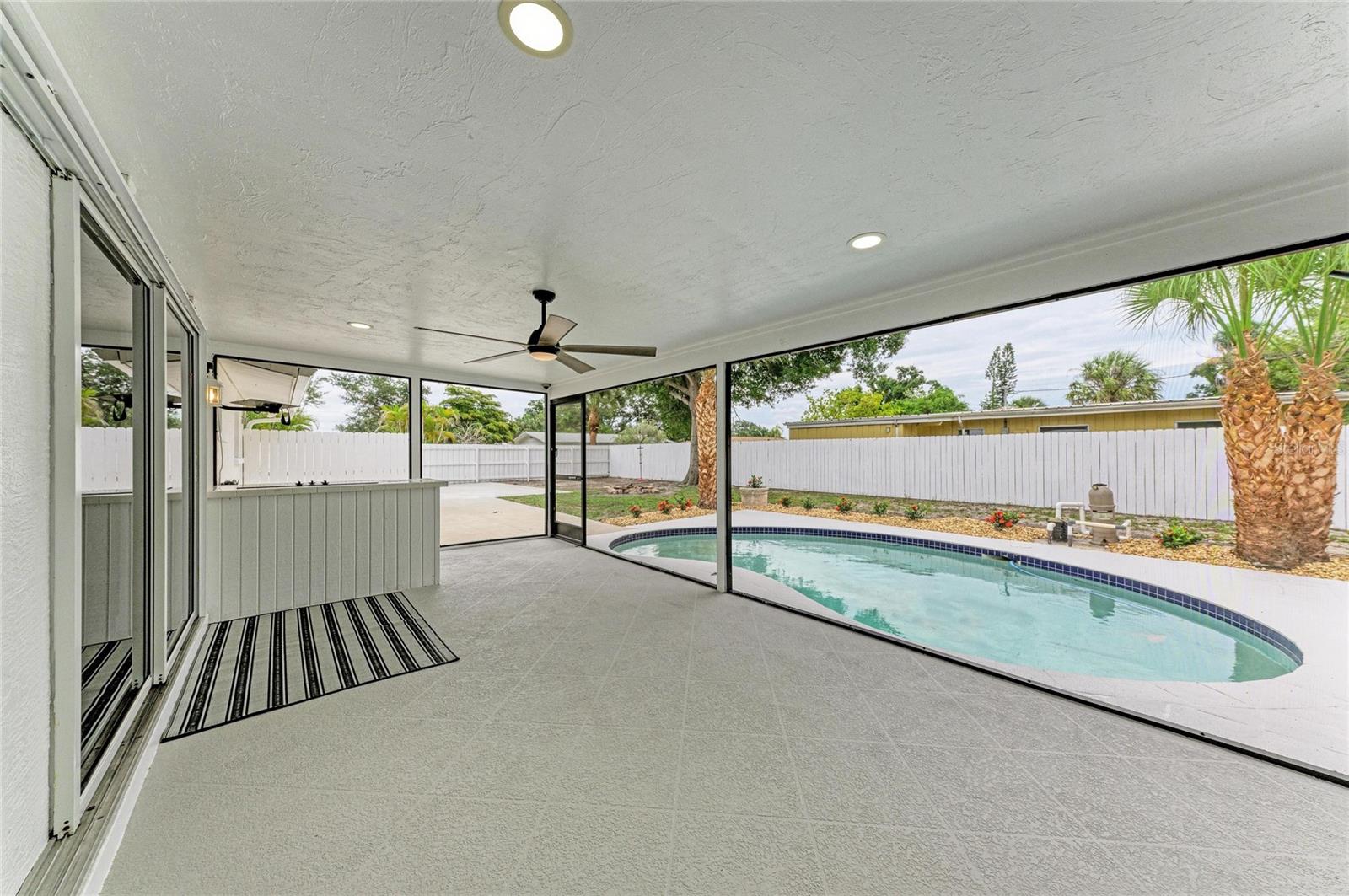 SOUTH GATE - Residential
