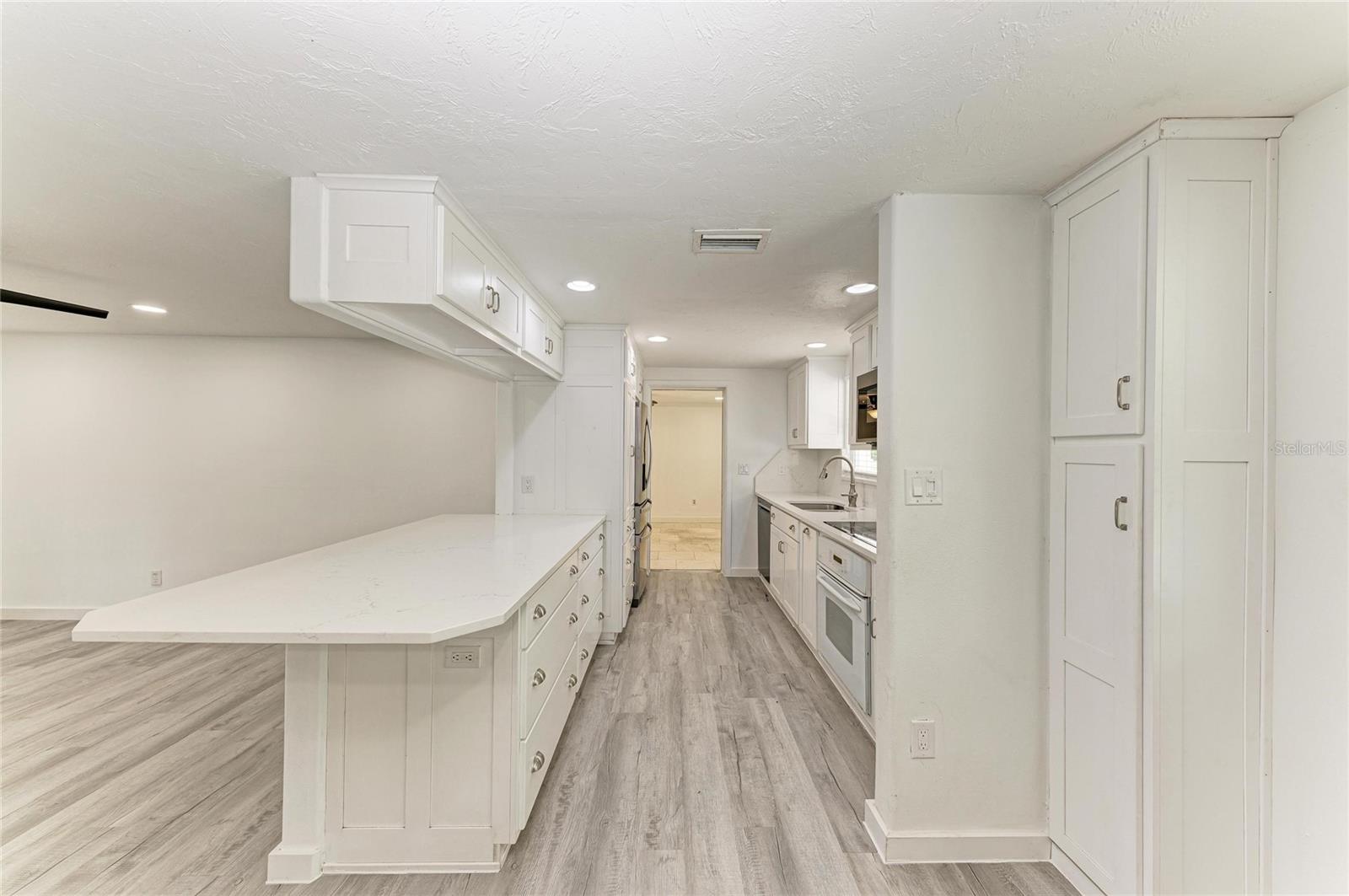 SOUTH GATE - Residential