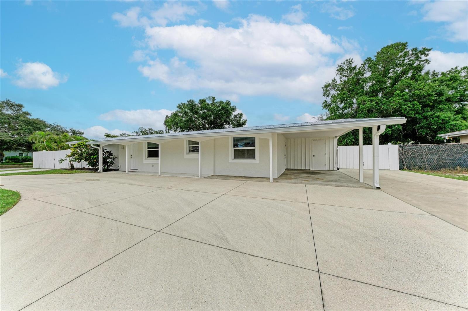 SOUTH GATE - Residential