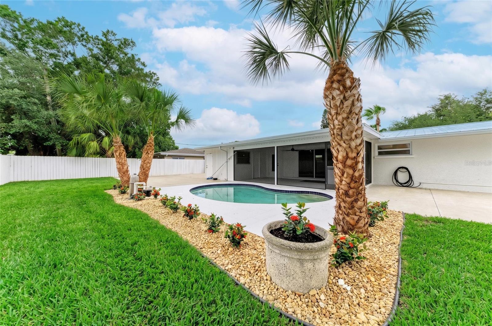 SOUTH GATE - Residential