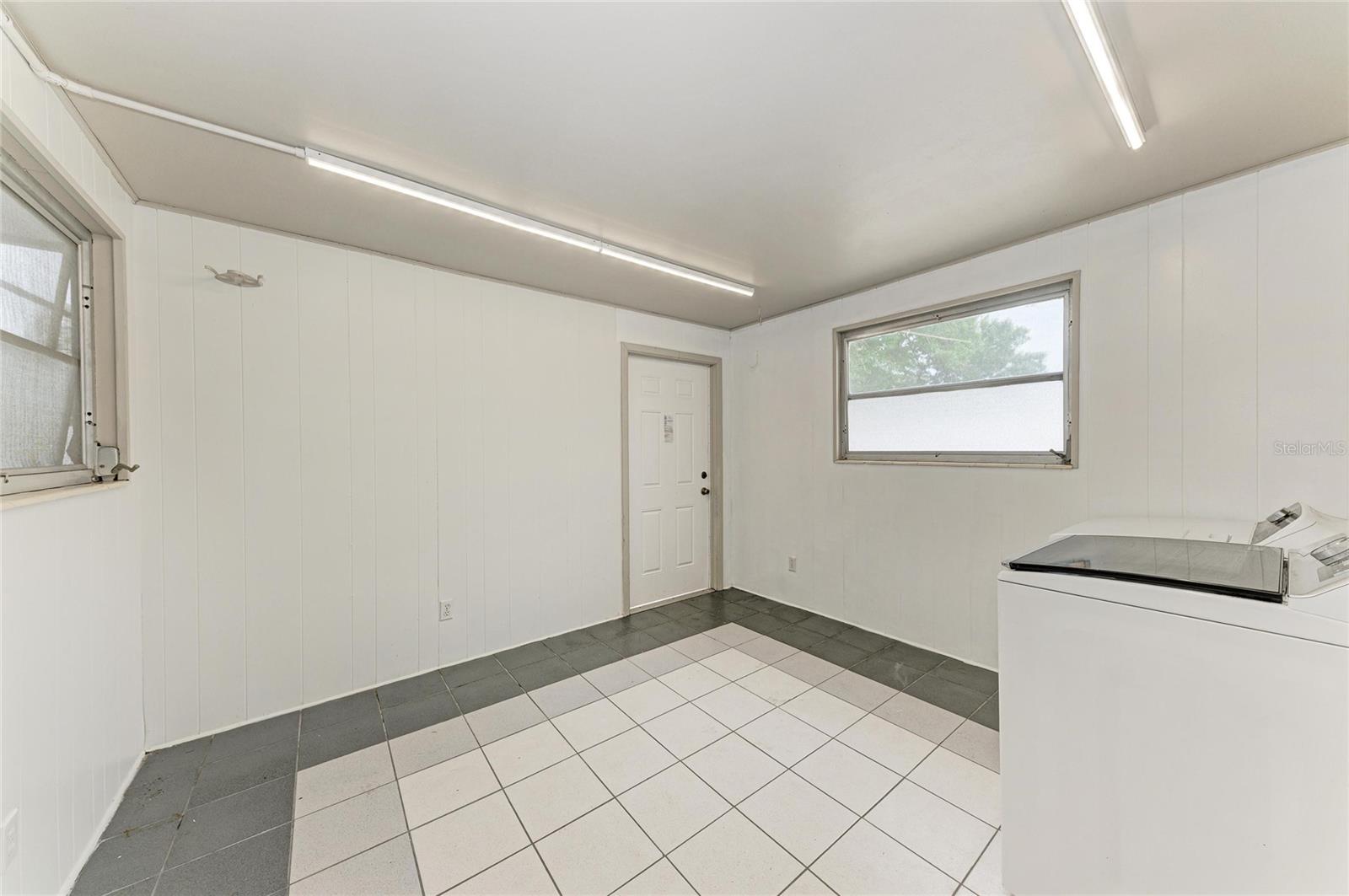 SOUTH GATE - Residential