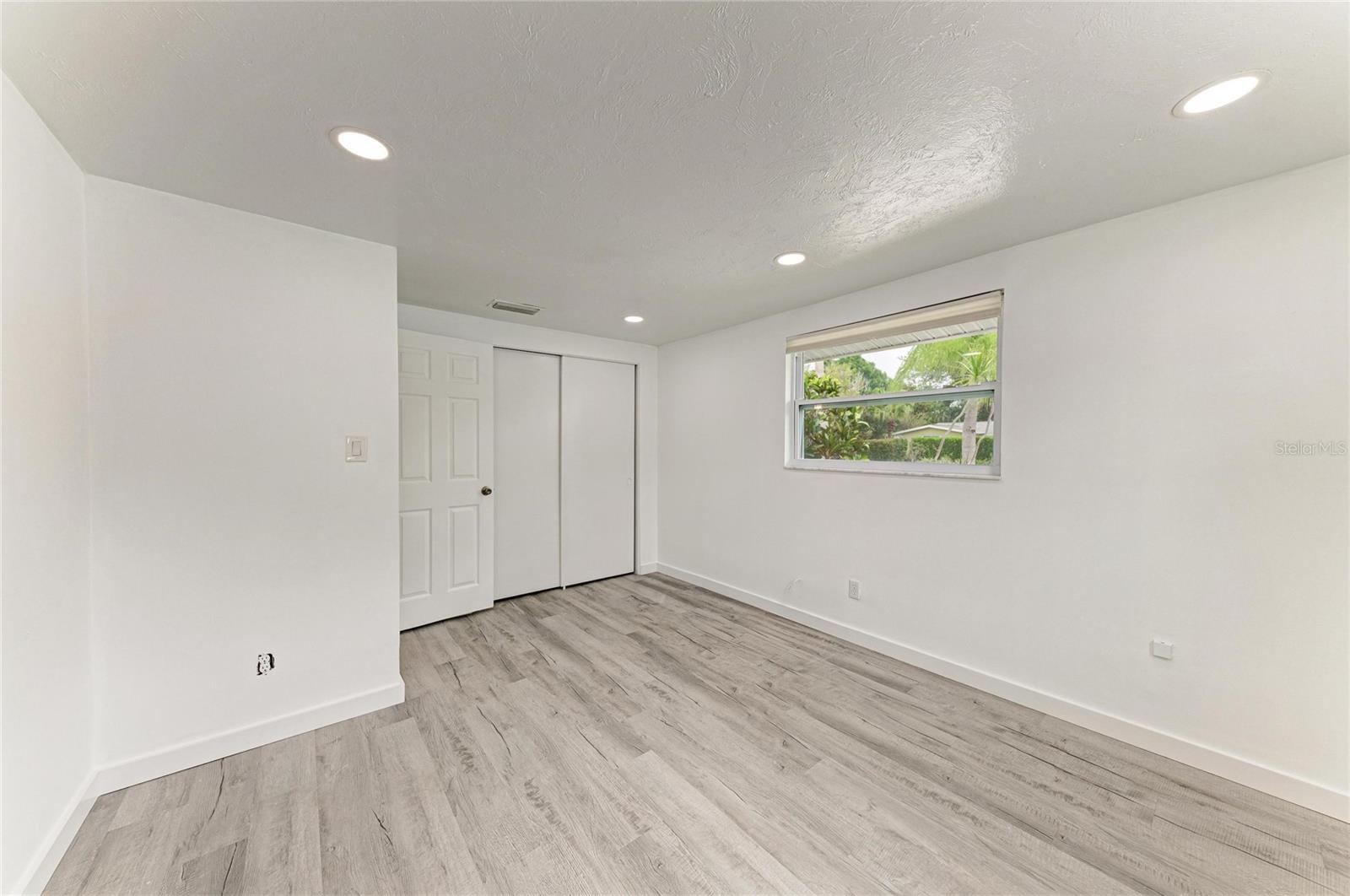 SOUTH GATE - Residential