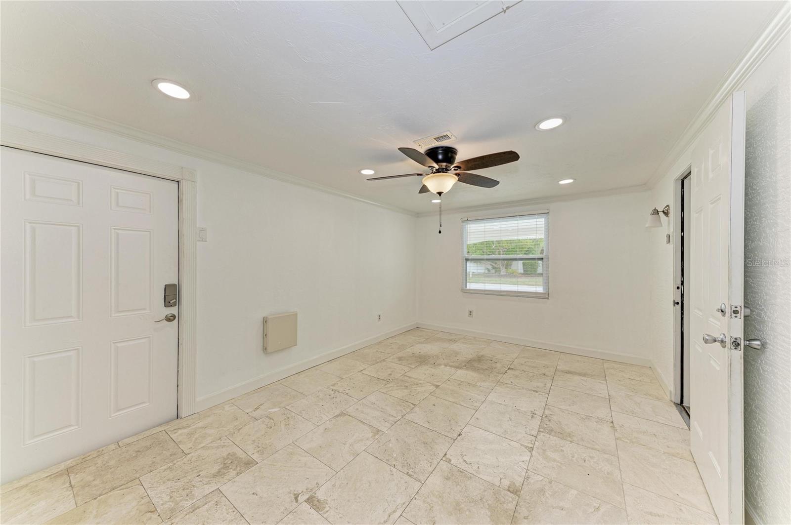 SOUTH GATE - Residential