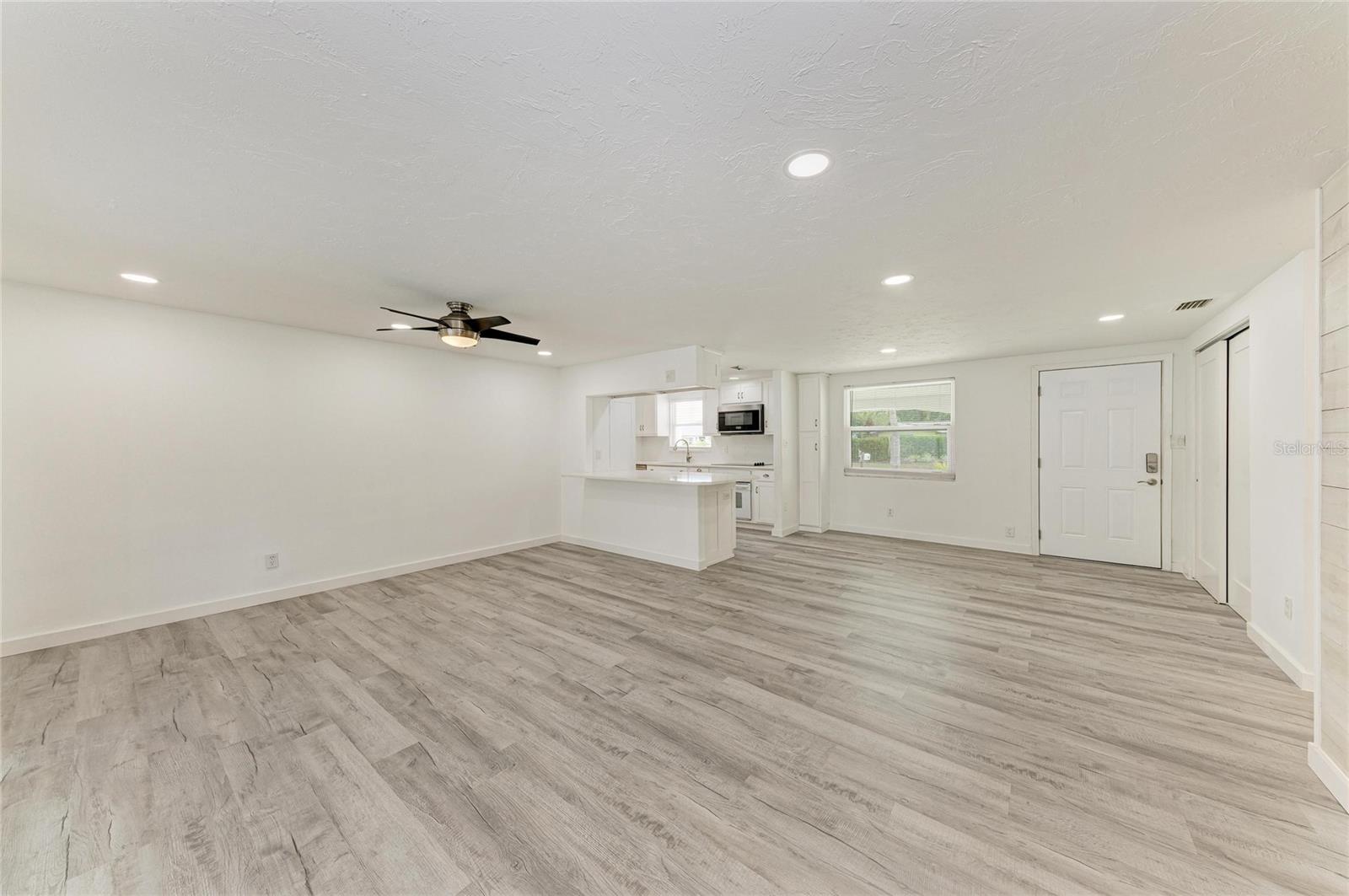 SOUTH GATE - Residential