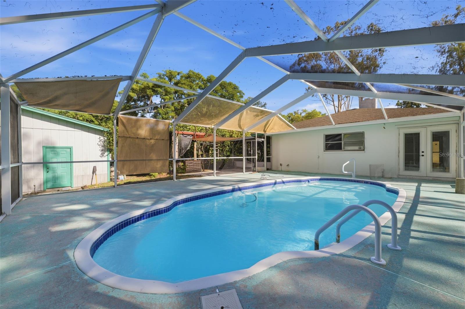 GOLDEN ACRES - Residential