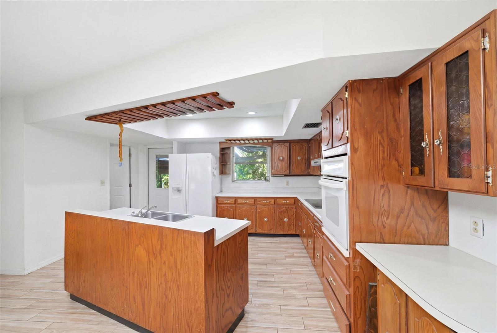 GOLDEN ACRES - Residential