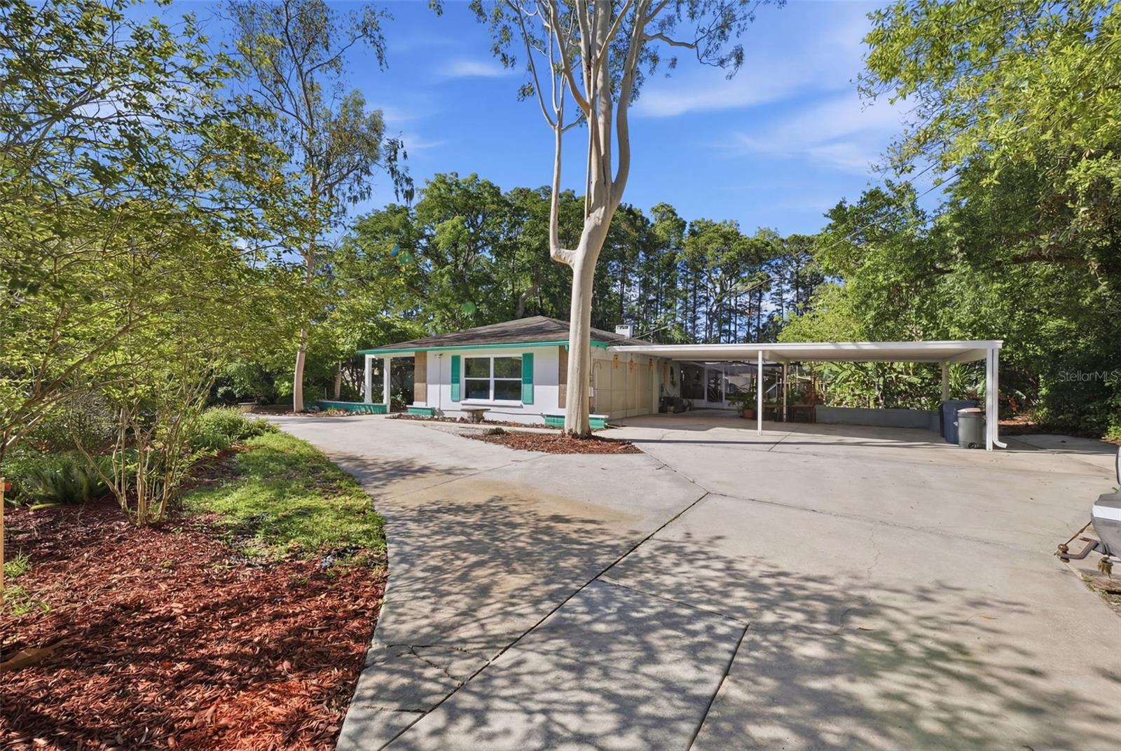 GOLDEN ACRES - Residential