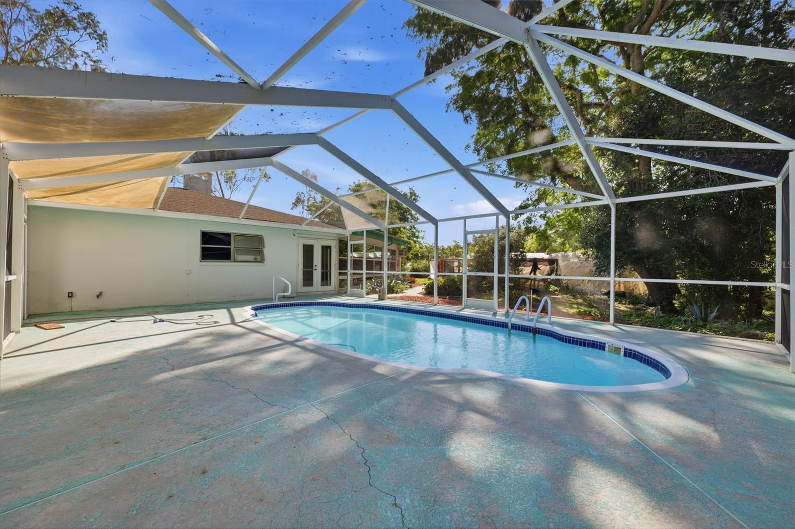GOLDEN ACRES - Residential