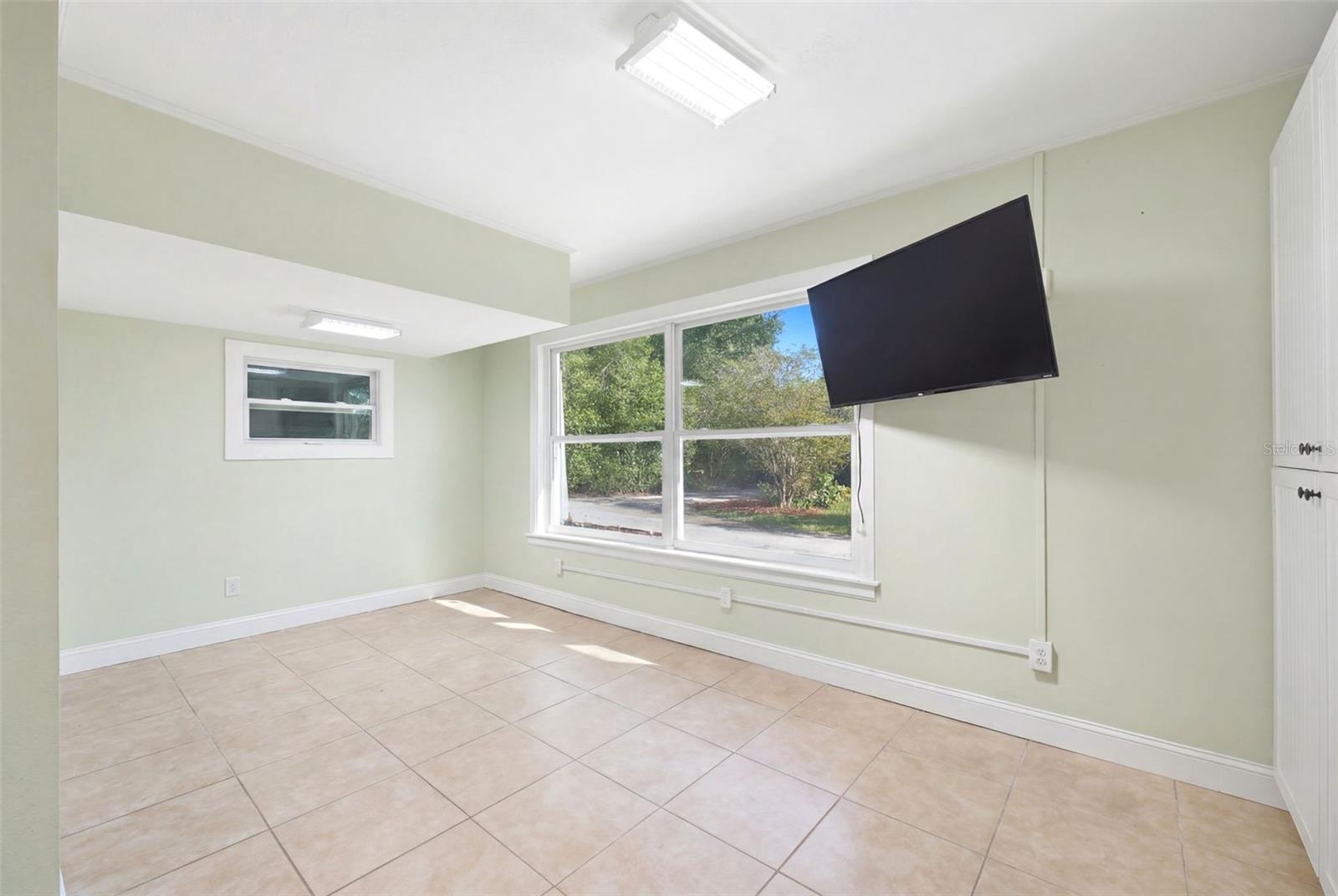 GOLDEN ACRES - Residential