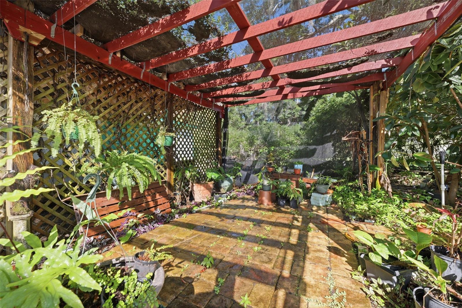 GOLDEN ACRES - Residential