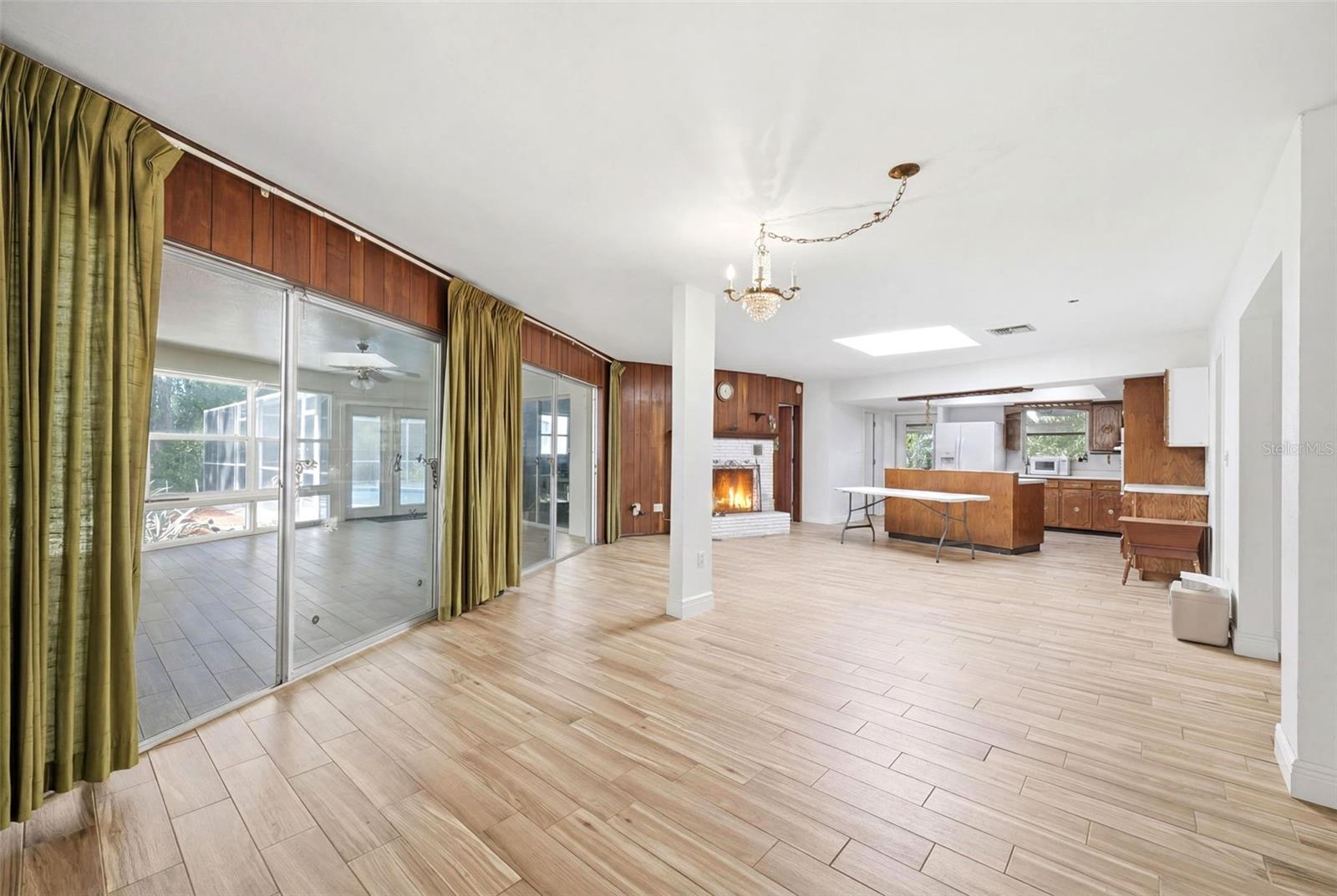 GOLDEN ACRES - Residential