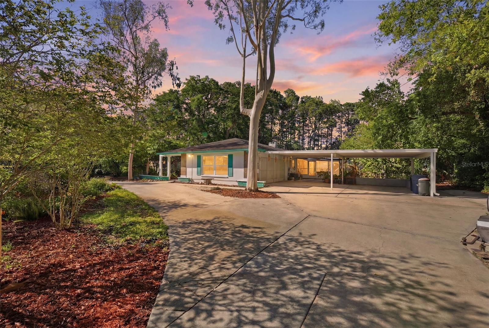 GOLDEN ACRES - Residential