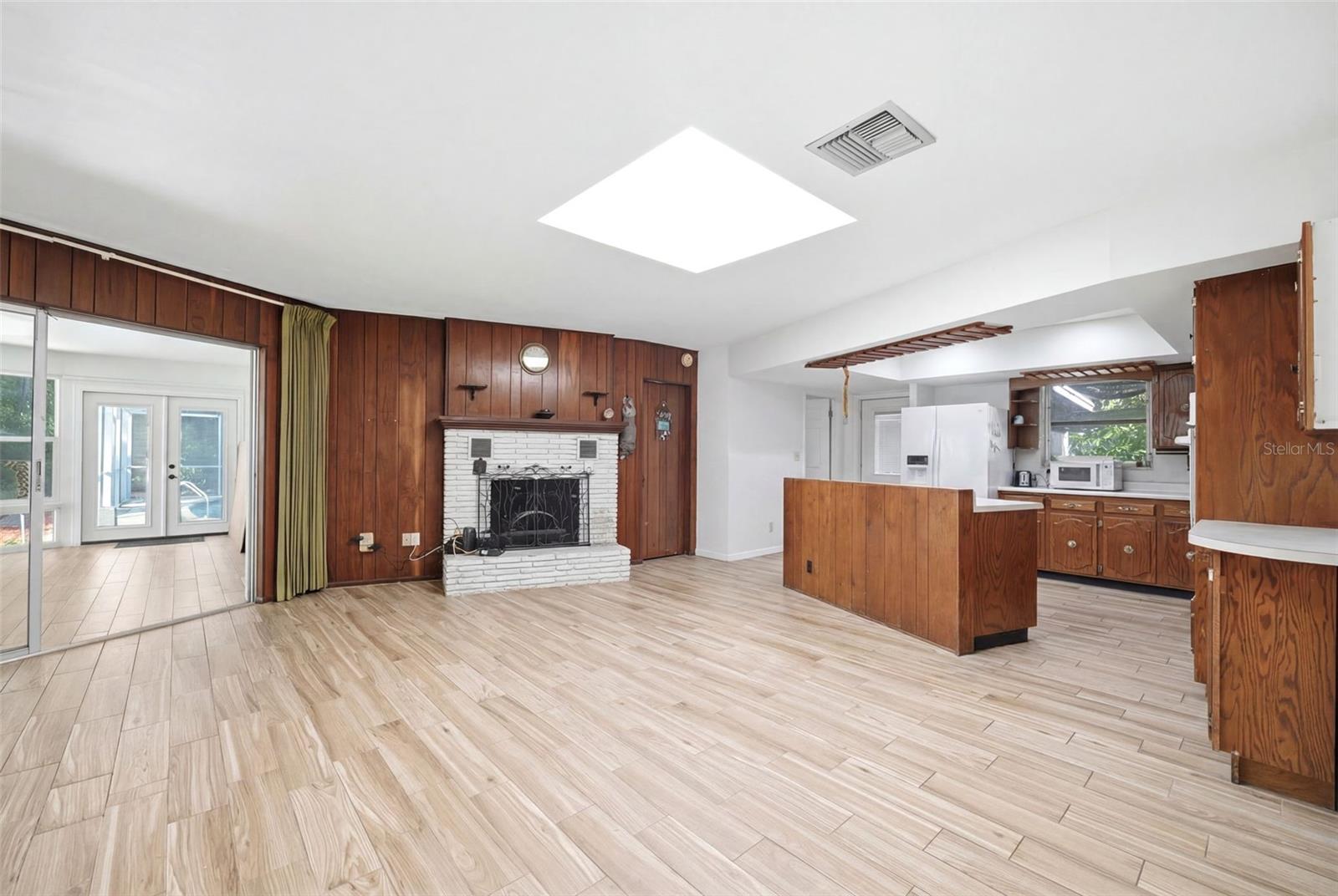 GOLDEN ACRES - Residential