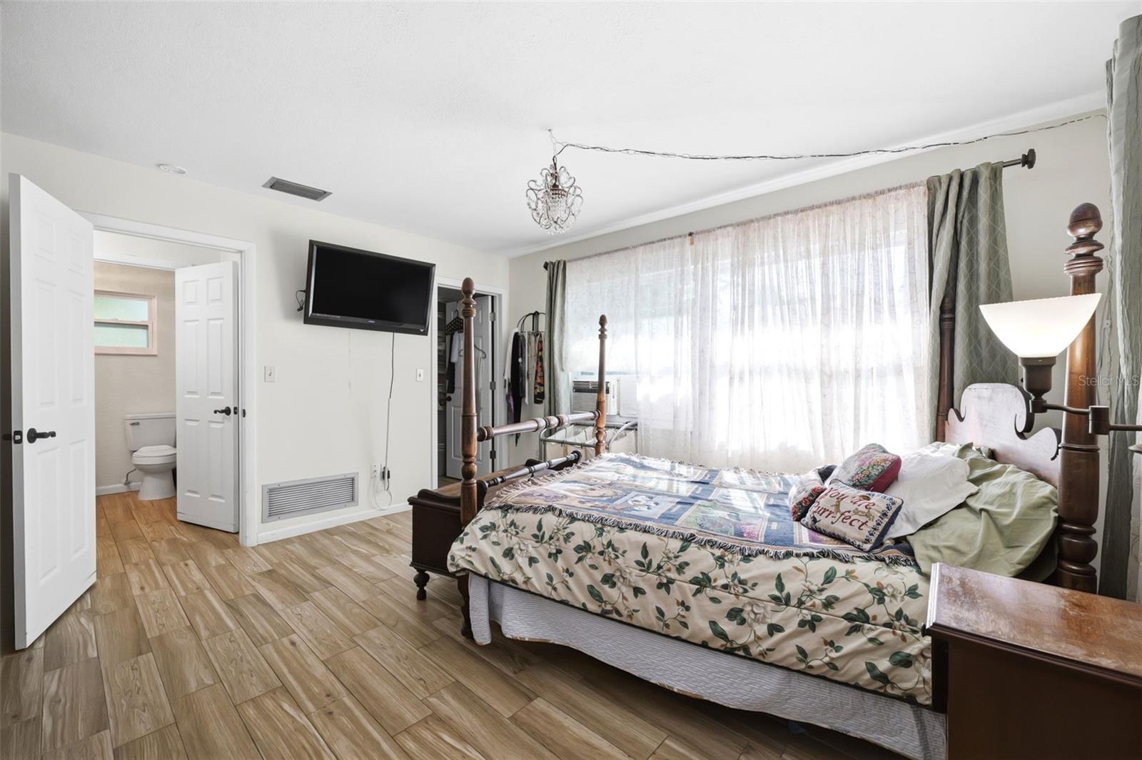 GOLDEN ACRES - Residential
