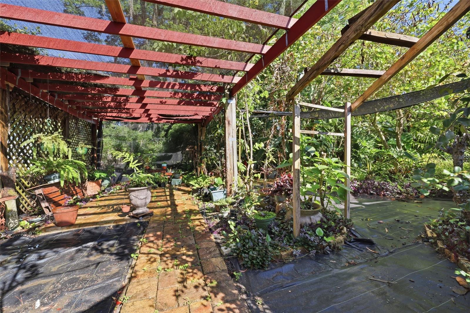 GOLDEN ACRES - Residential