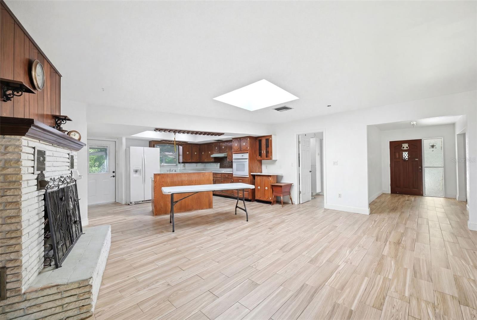 GOLDEN ACRES - Residential