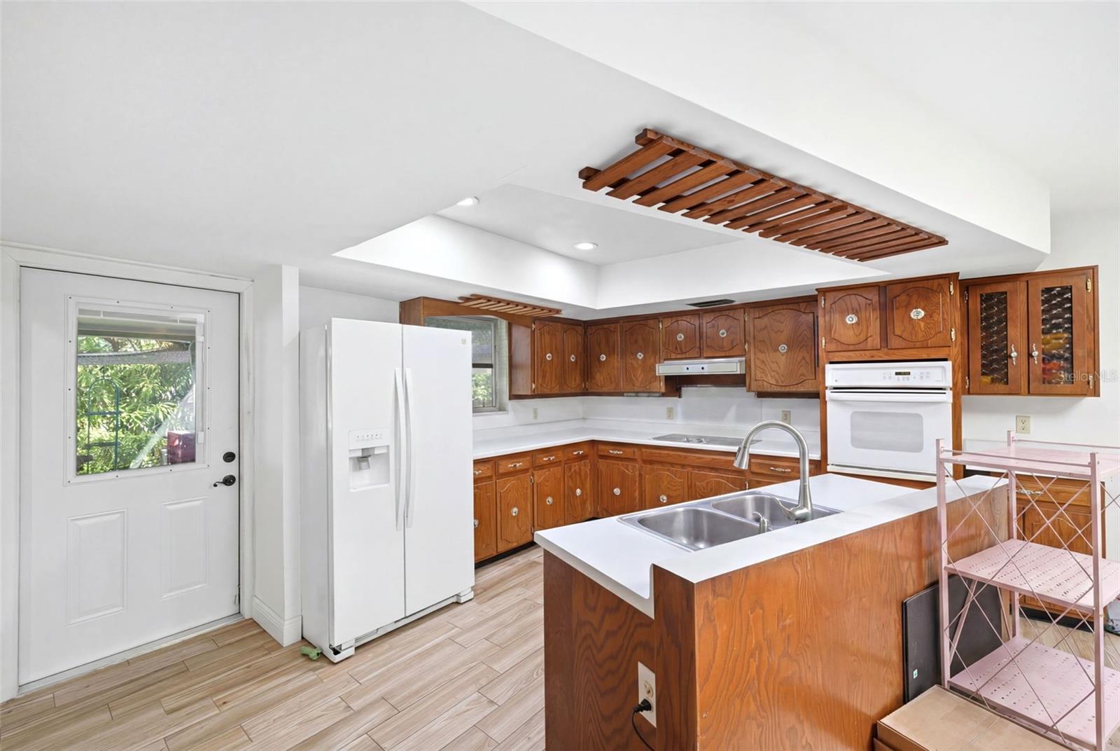 GOLDEN ACRES - Residential