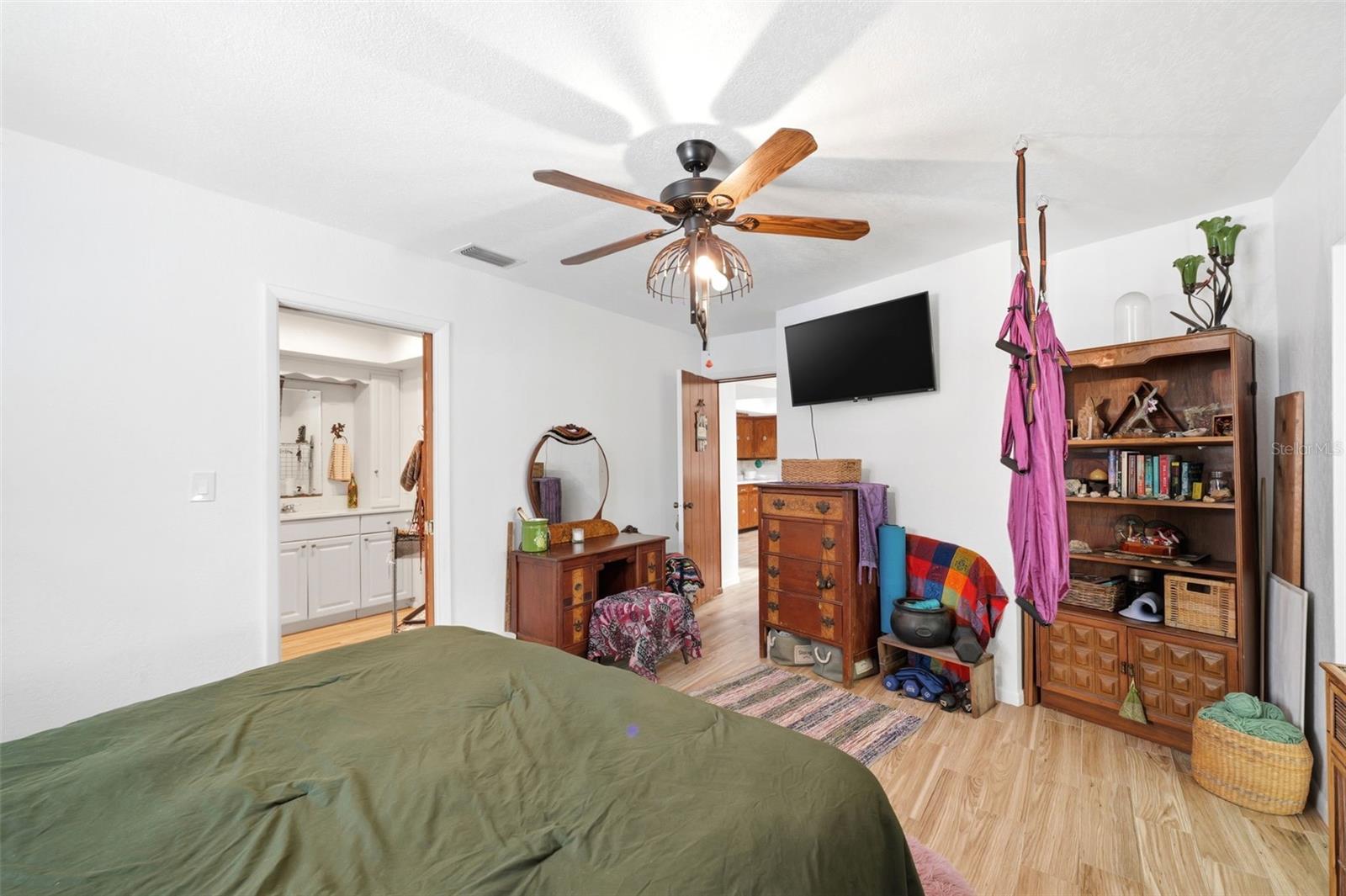 GOLDEN ACRES - Residential