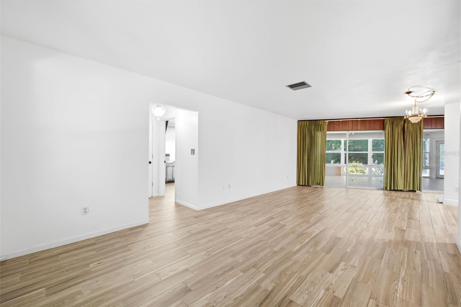 GOLDEN ACRES - Residential