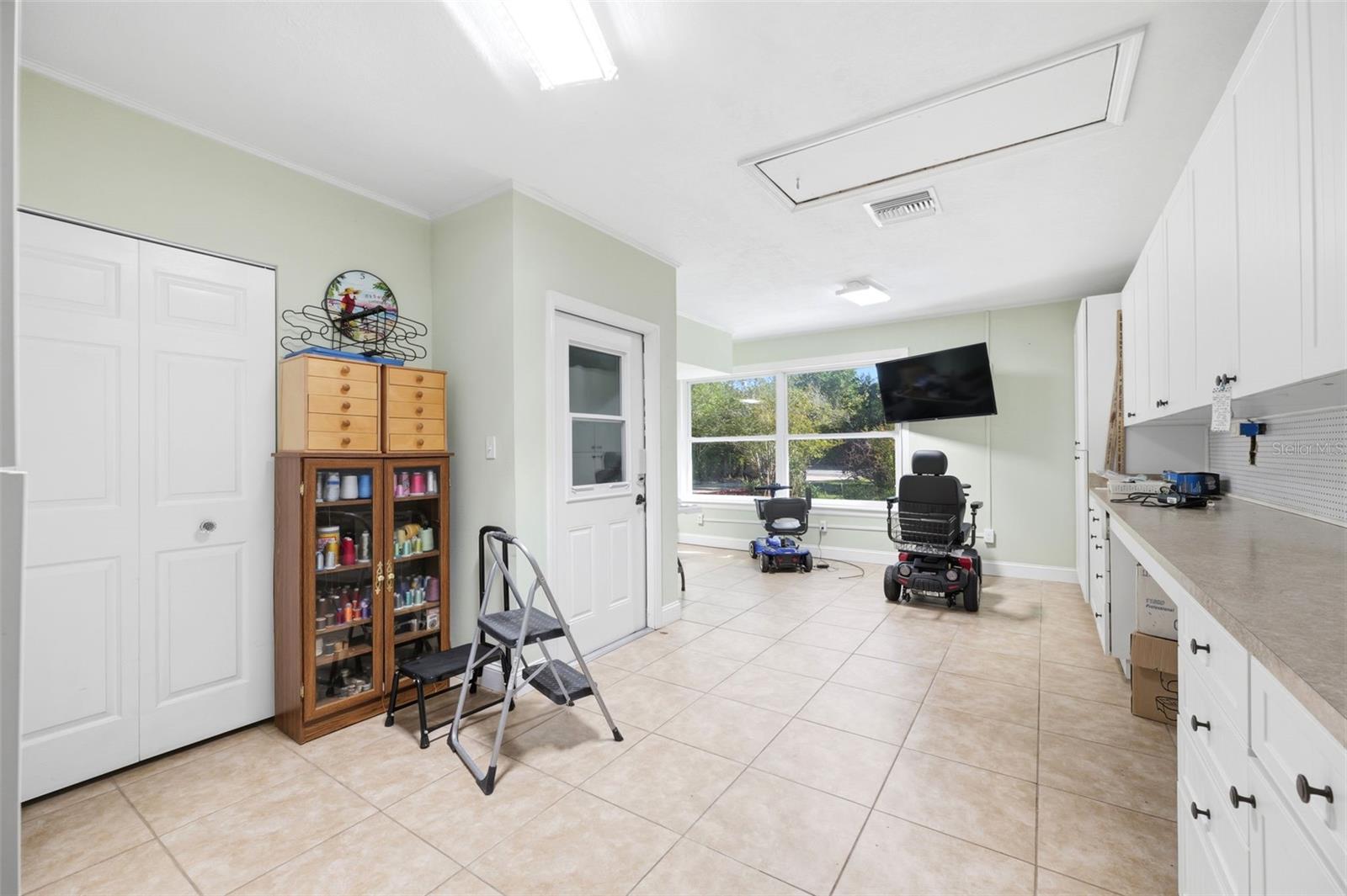GOLDEN ACRES - Residential