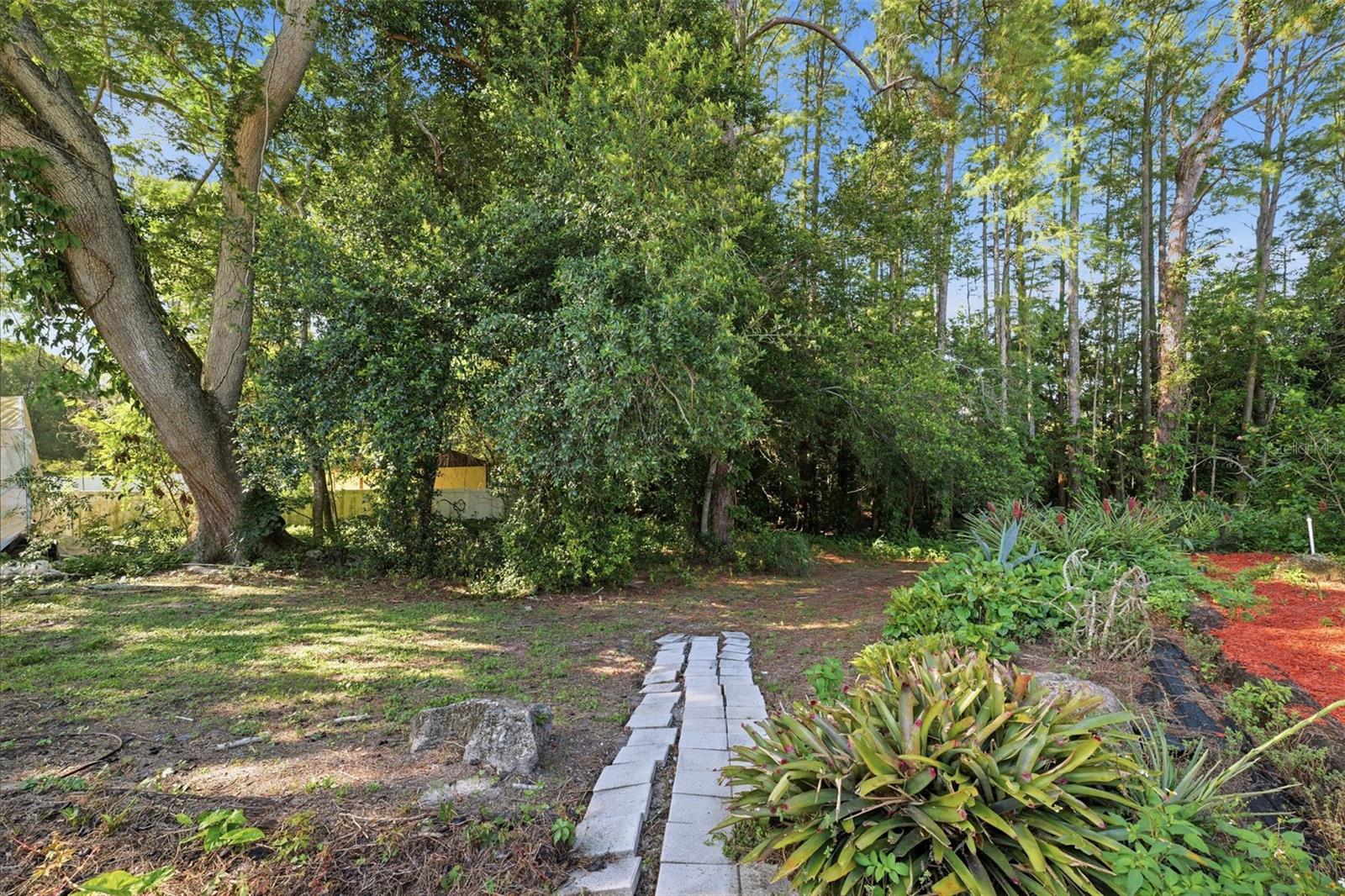 GOLDEN ACRES - Residential