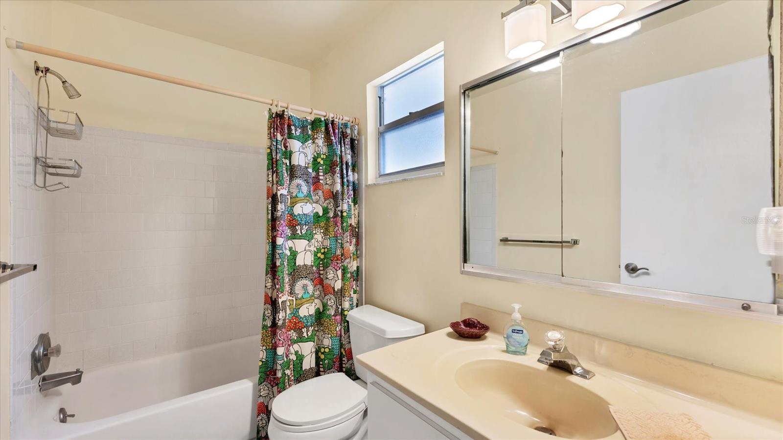 GLEN OAKS RIDGE VILLAS 1 - Residential