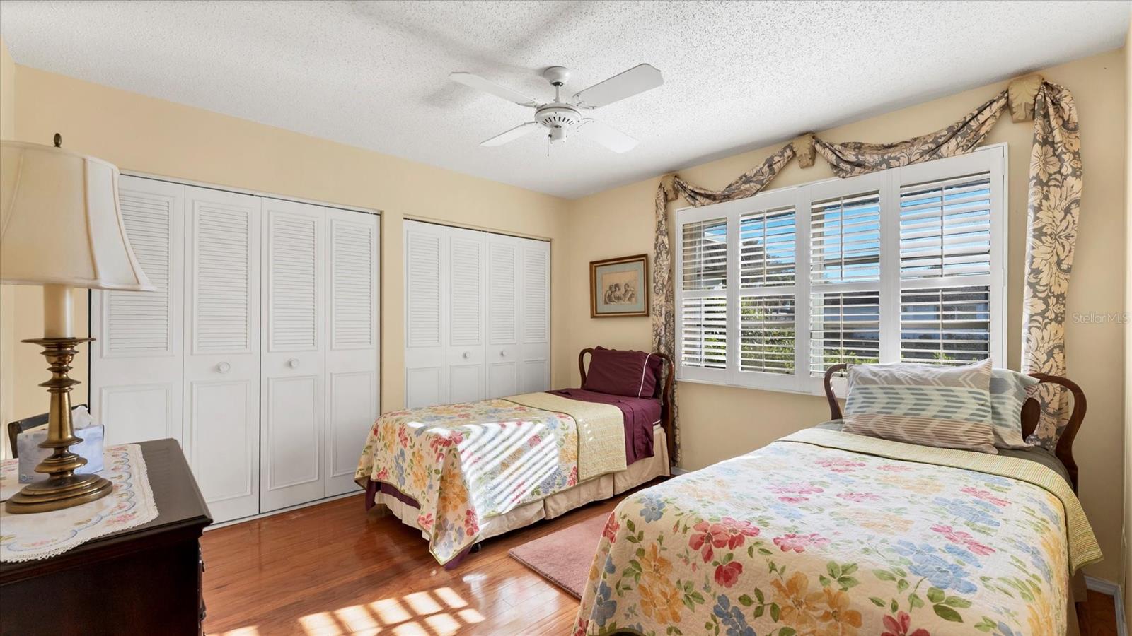 GLEN OAKS RIDGE VILLAS 1 - Residential