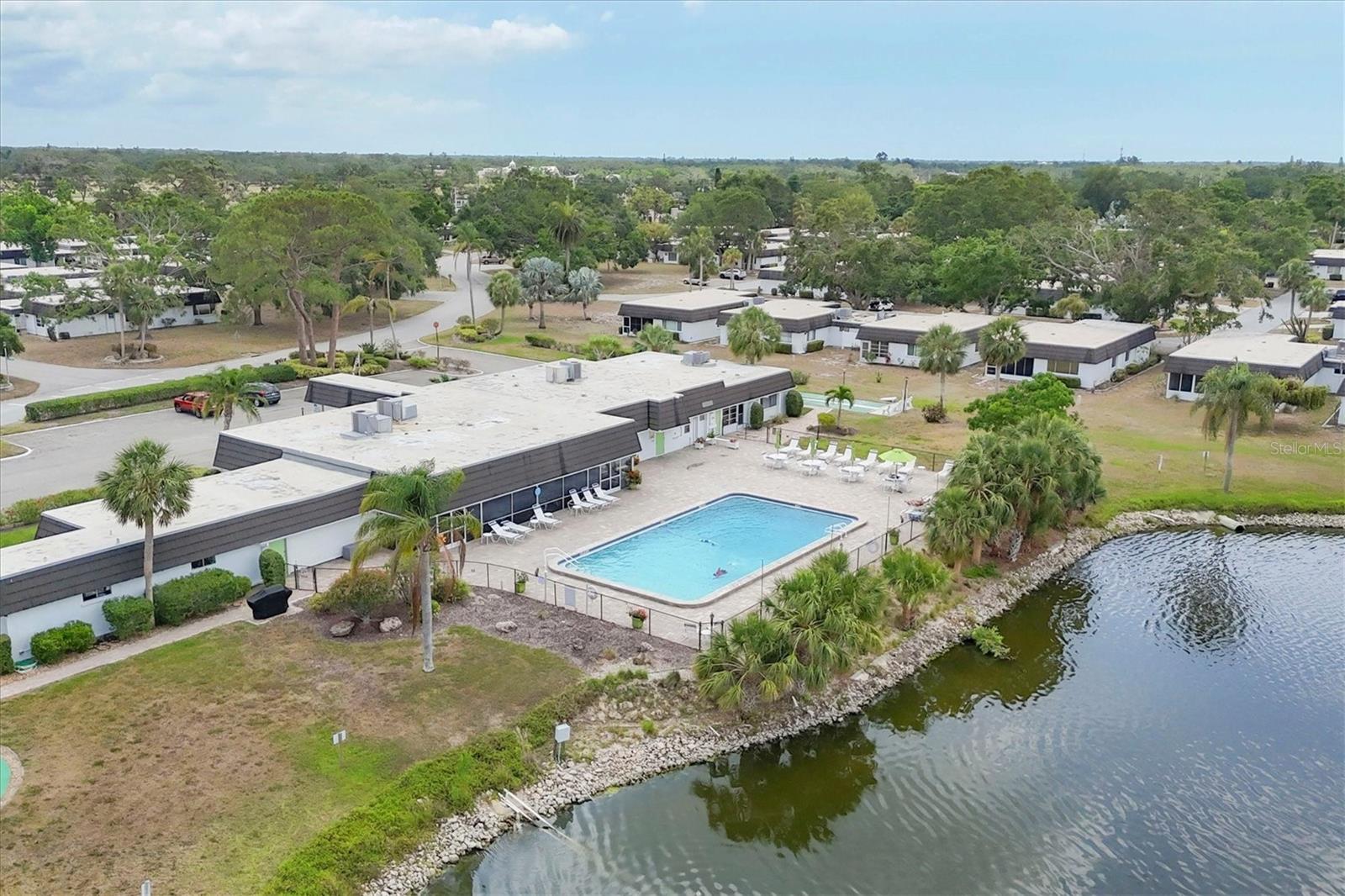 GLEN OAKS RIDGE VILLAS 1 - Residential