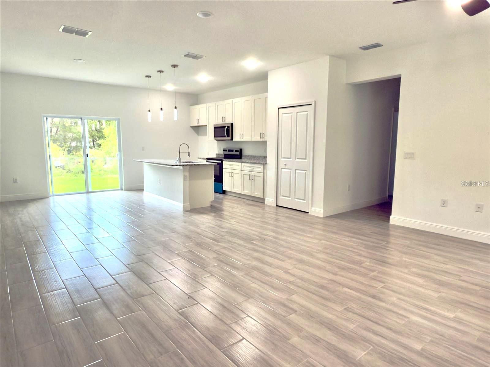 CITRUS SPGS UNIT 27 - Residential