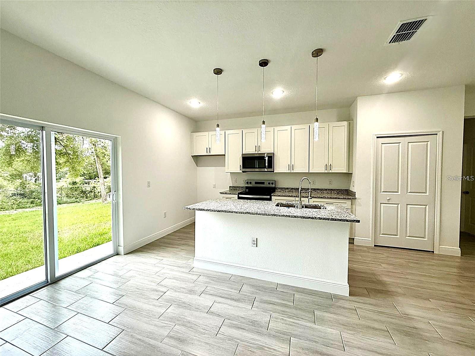 CITRUS SPGS UNIT 27 - Residential