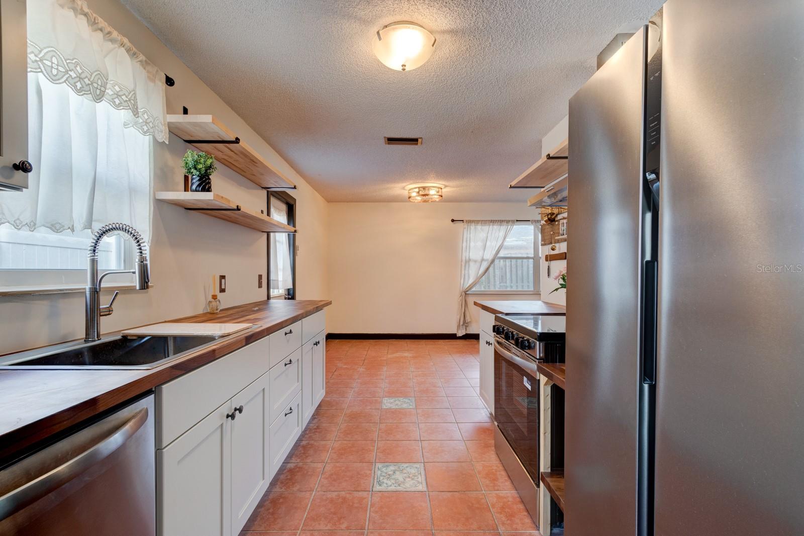 HIGHLAND SHORES SEC 02 - Residential