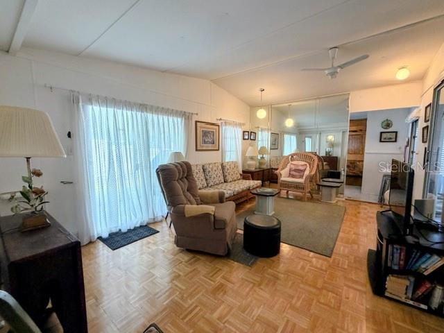 COUNTRY CLUB ESTATES - Residential