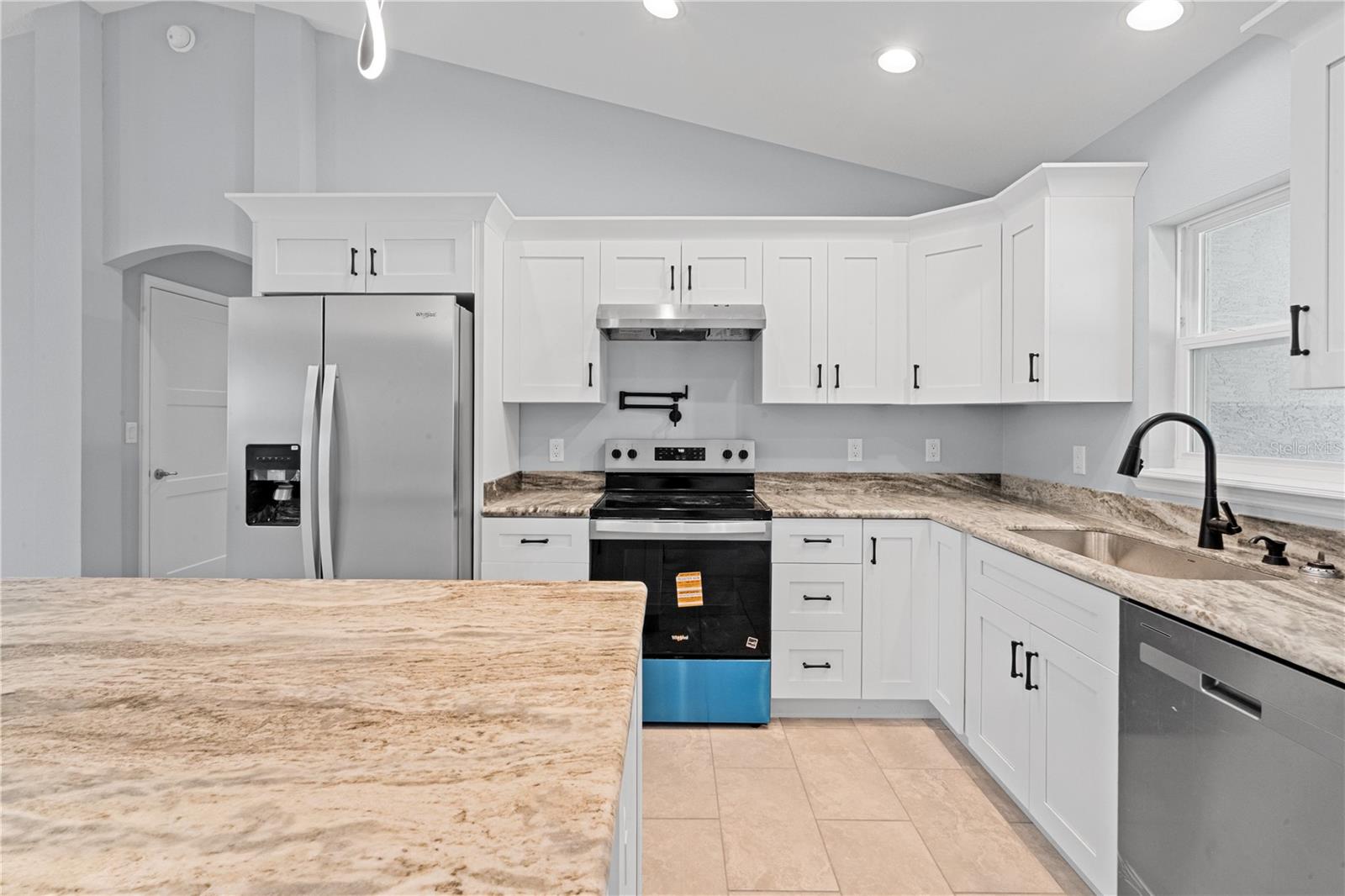 UNIVERSITY OAKS - Residential