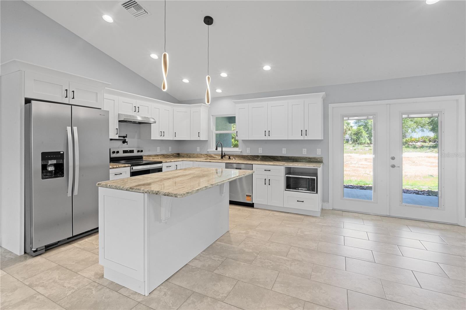 UNIVERSITY OAKS - Residential