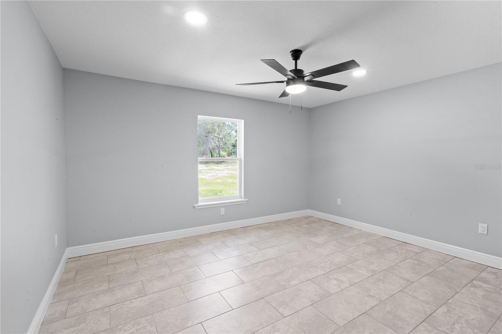 UNIVERSITY OAKS - Residential