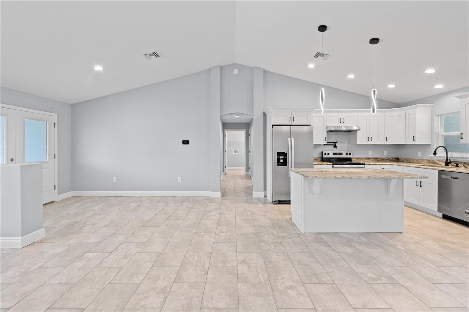 UNIVERSITY OAKS - Residential
