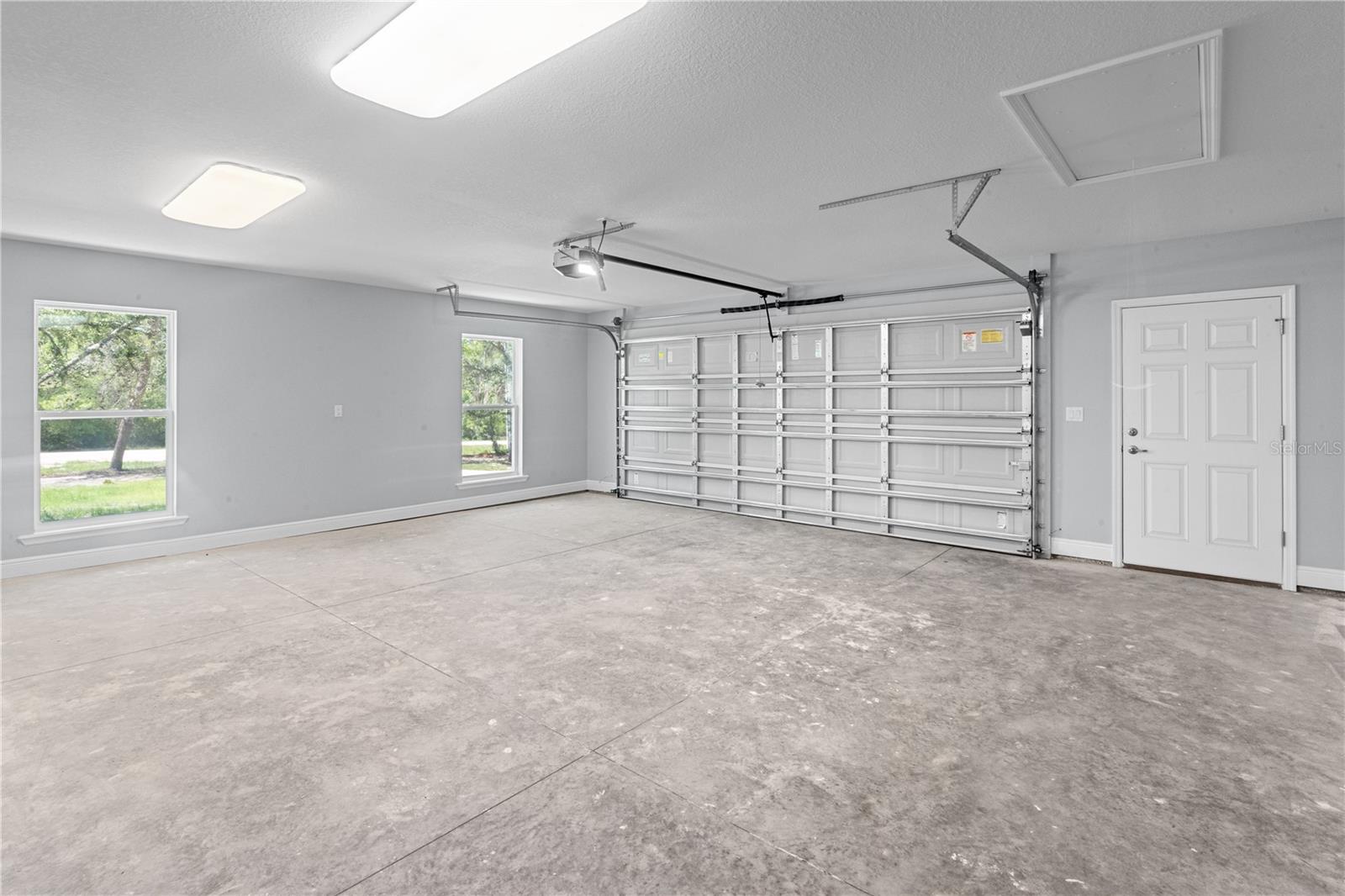 UNIVERSITY OAKS - Residential