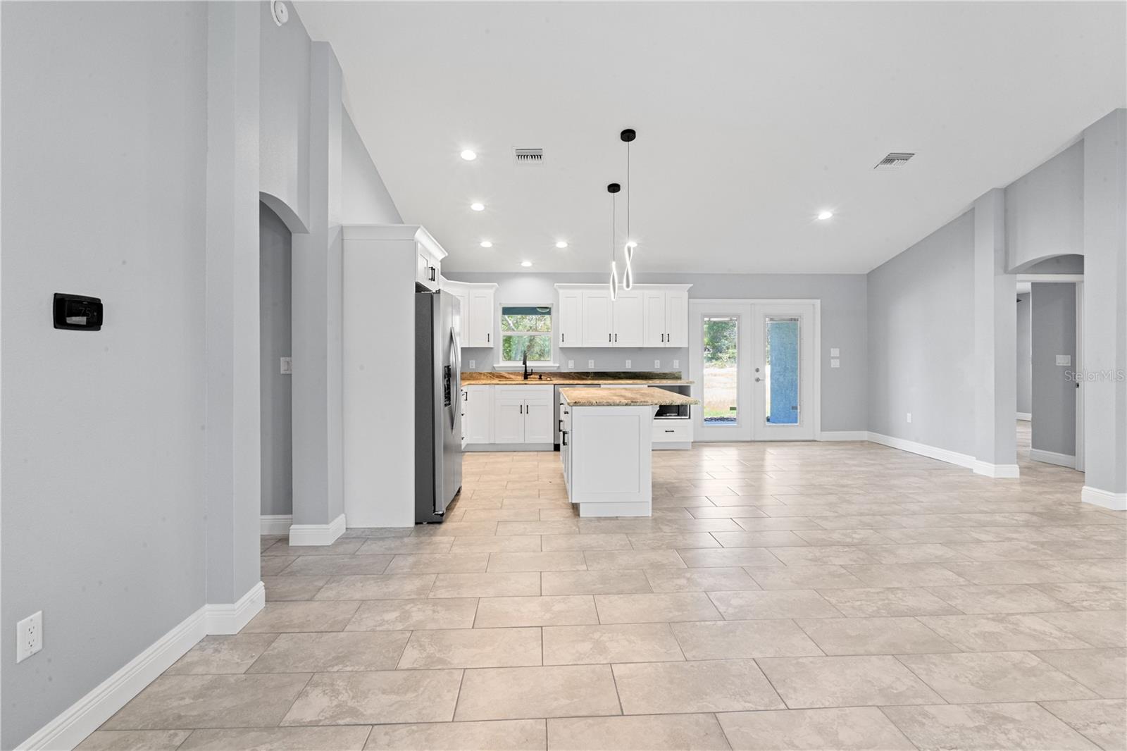 UNIVERSITY OAKS - Residential