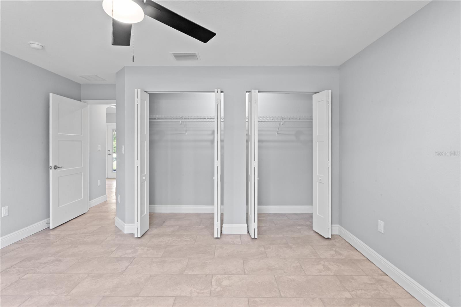 UNIVERSITY OAKS - Residential