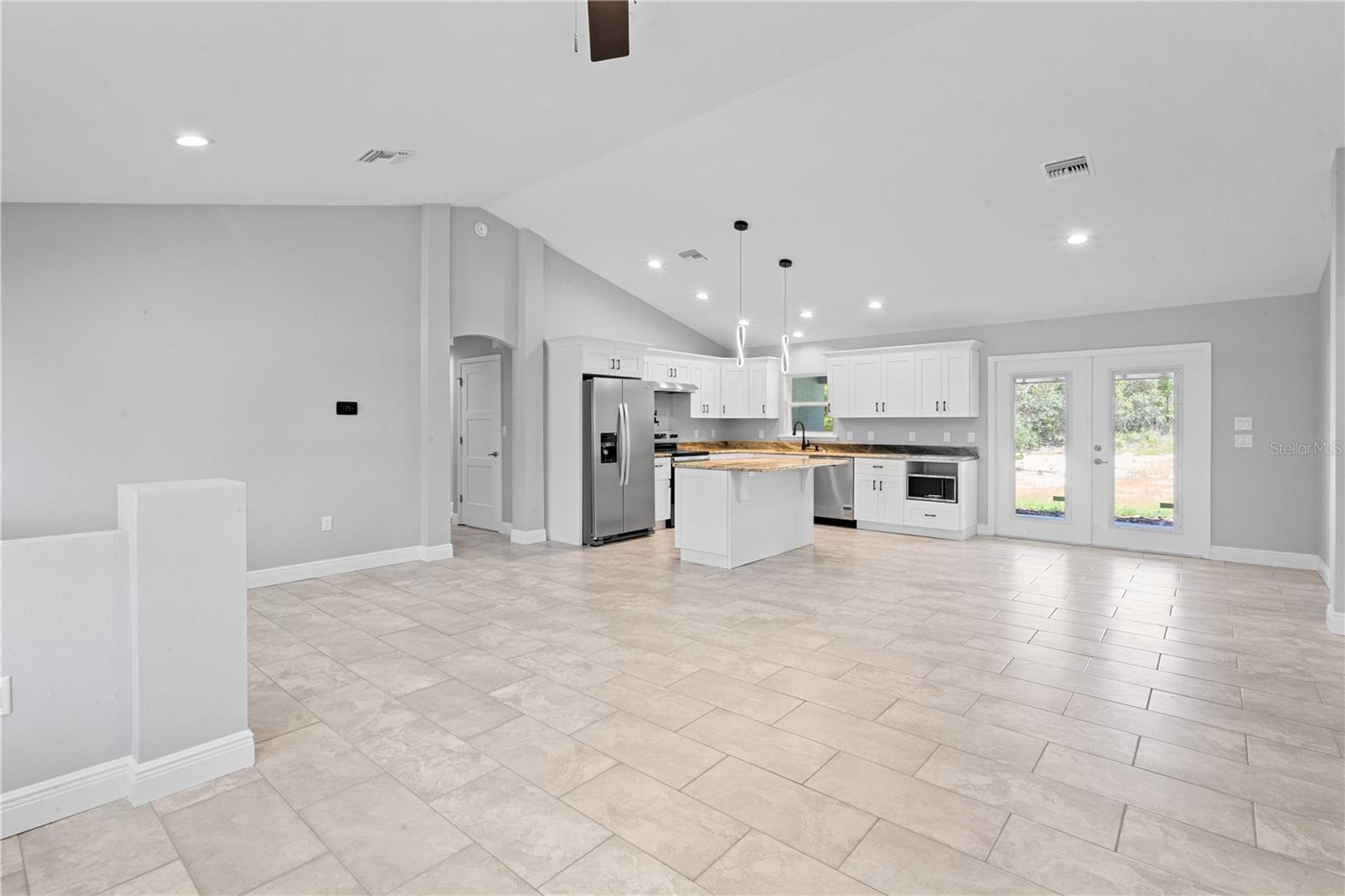UNIVERSITY OAKS - Residential