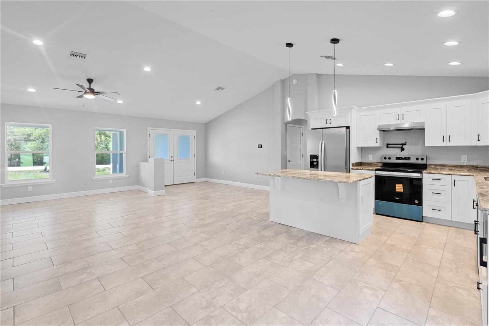 UNIVERSITY OAKS - Residential