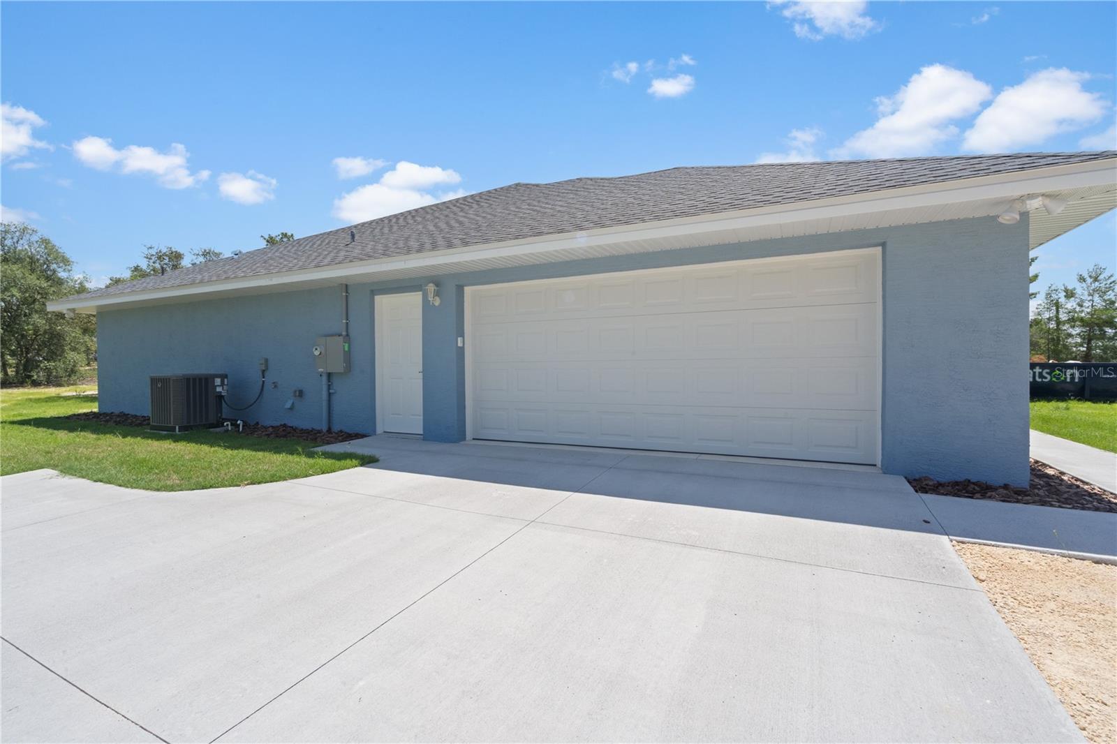 UNIVERSITY OAKS - Residential