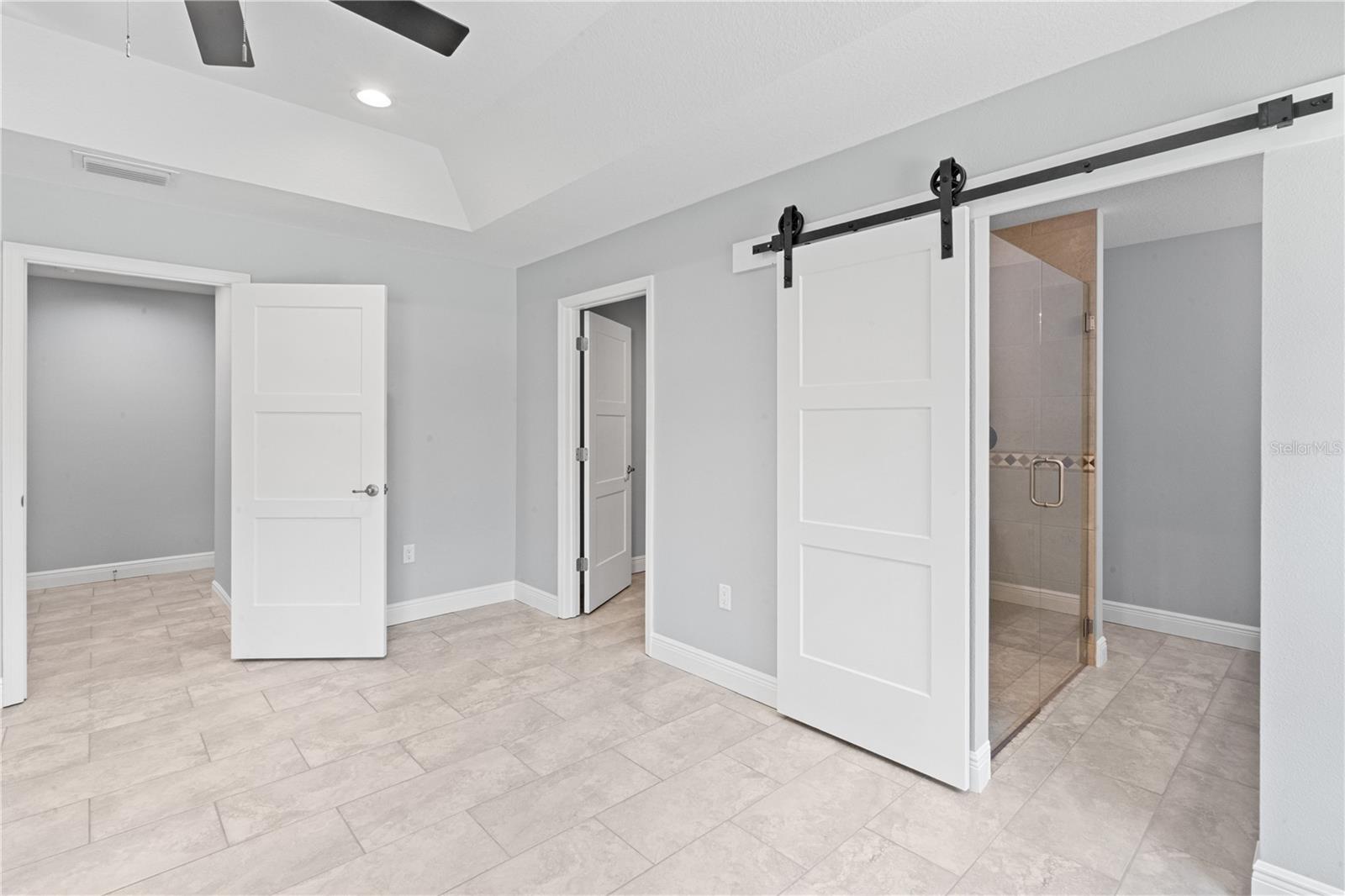 UNIVERSITY OAKS - Residential