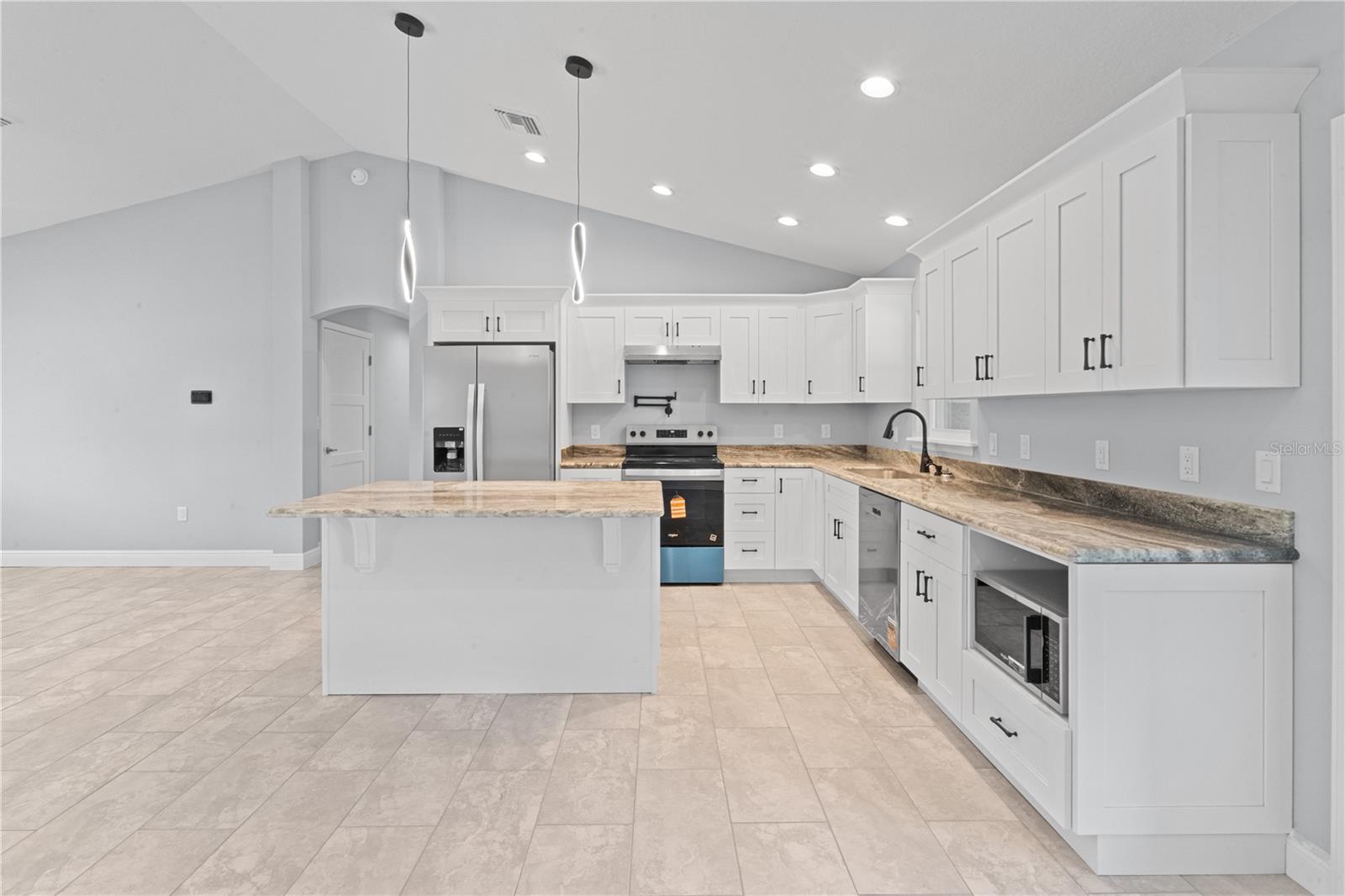 UNIVERSITY OAKS - Residential