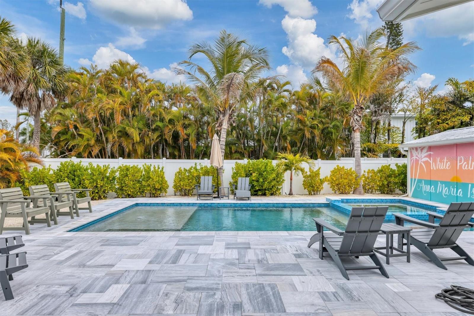 LUANA ISLES - Residential
