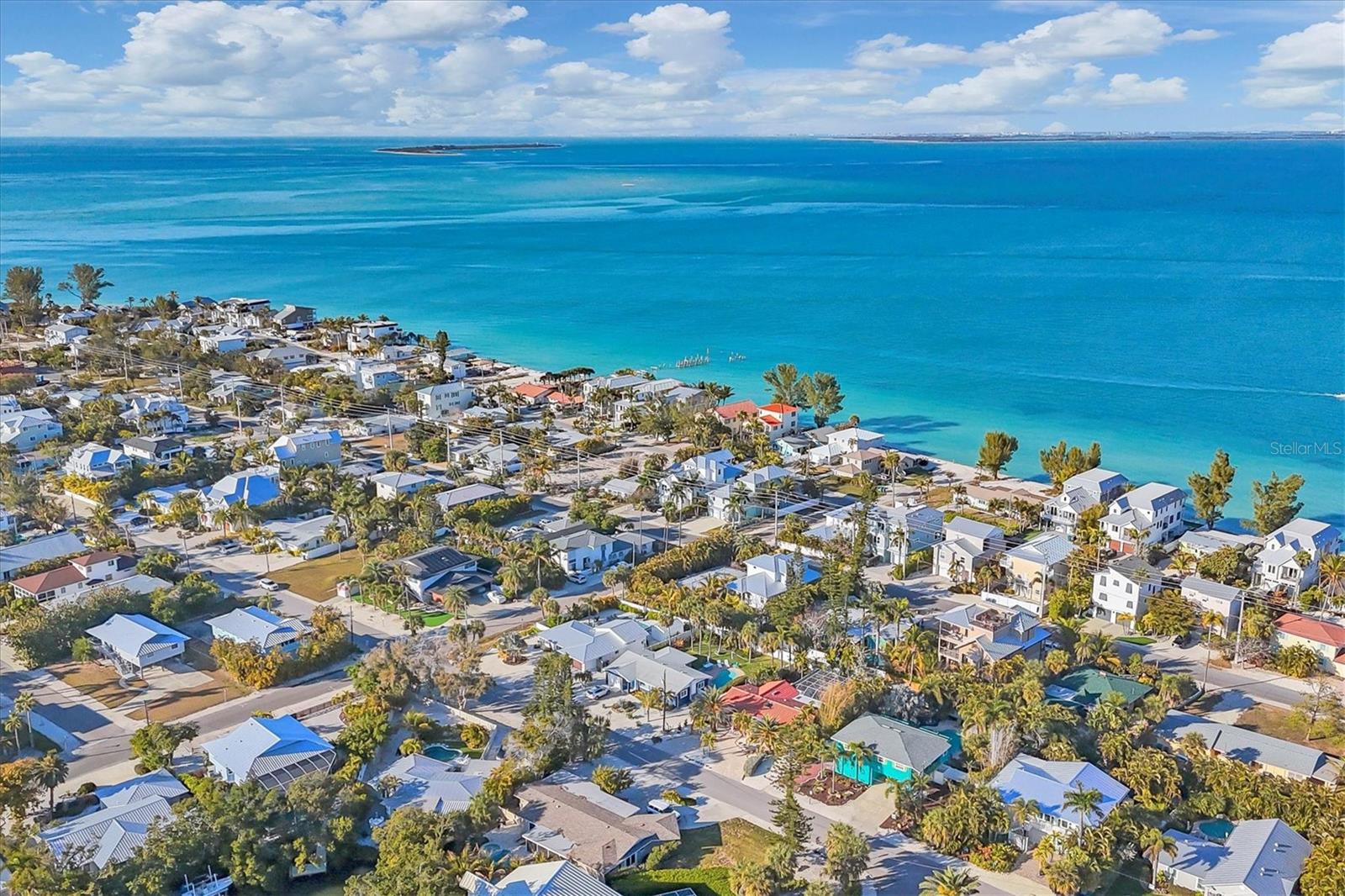 LUANA ISLES - Residential