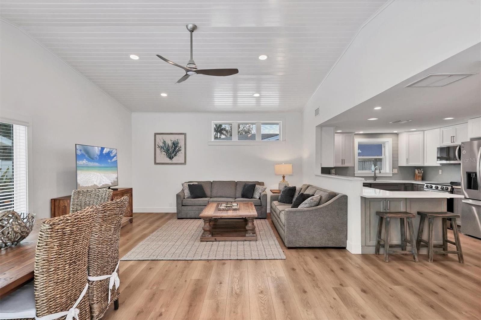 LUANA ISLES - Residential