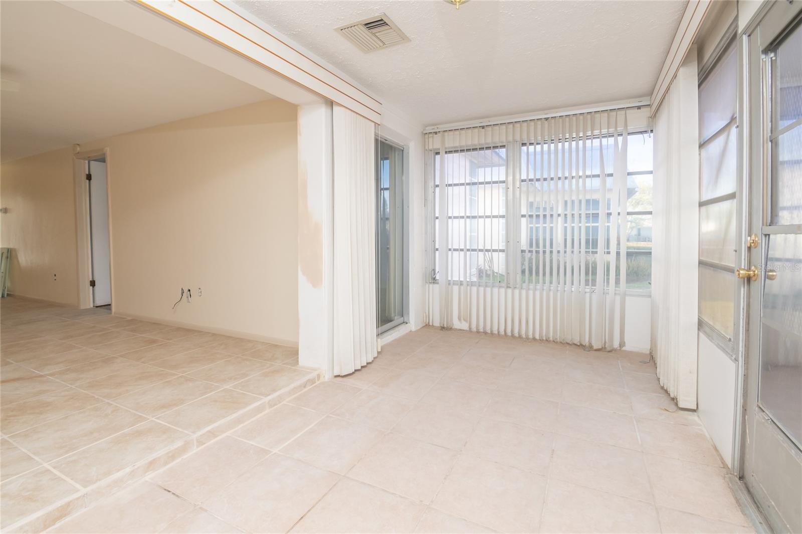 GARDENS OF BEACON SQUARE CONDO - Residential