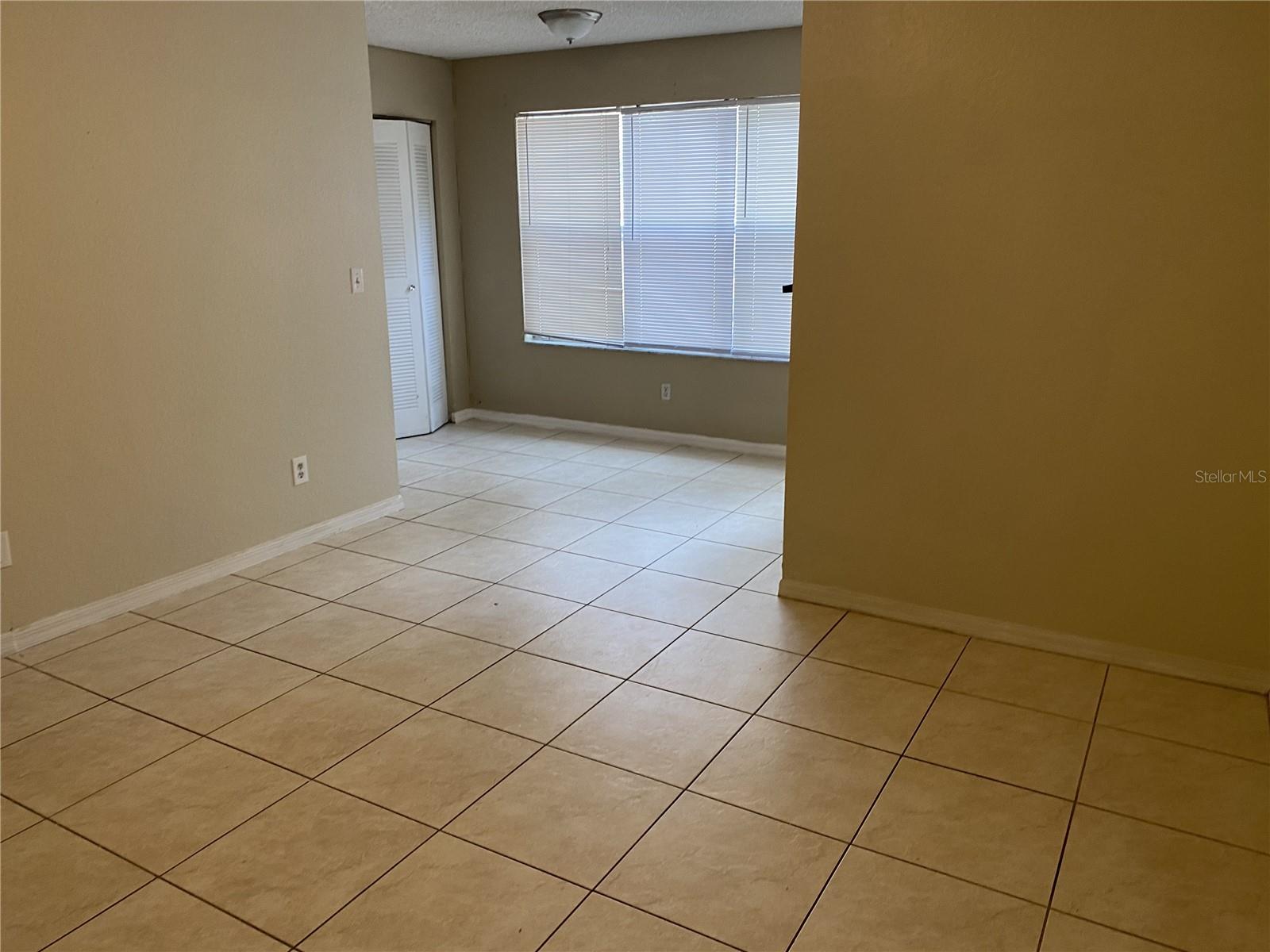VENETIAN PLACE - Residential