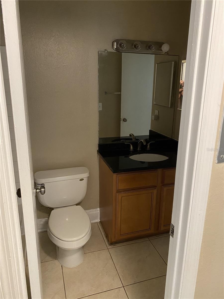 VENETIAN PLACE - Residential